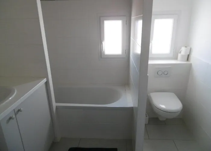 Holiday home Maison 8 Pers, Proche Et Commerces, - Fr-1-823-84 *